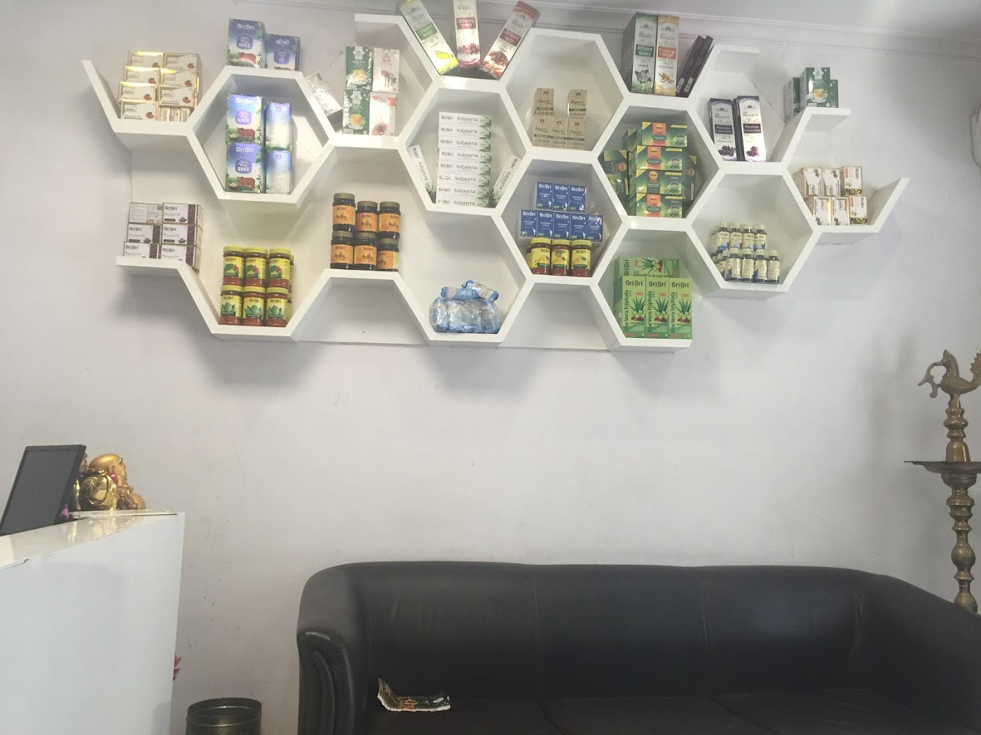 Sri Sri Ayurveda Panchakarma, CGHS Approved Panchakarma Treatment Center, Delhi, Dr. Neeraj Jaswal