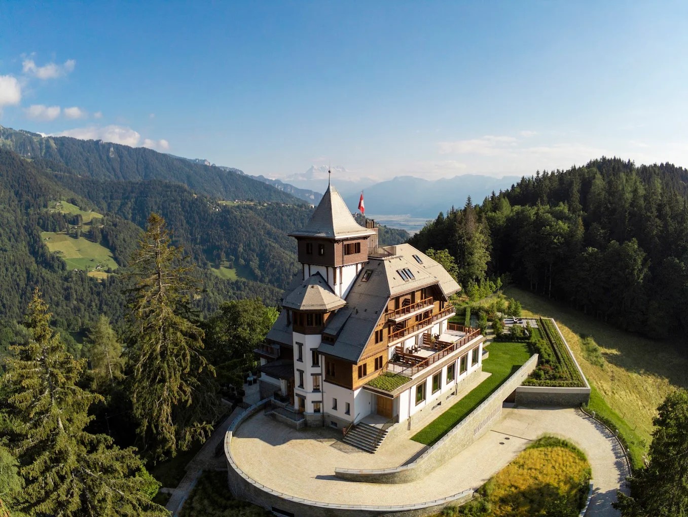 Clinic Les Alpes Luxury Rehab Center